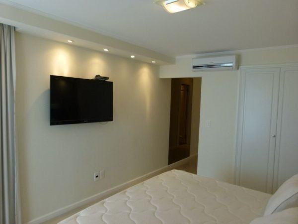 Lujoso departamento en edificio de categoría en 1º fila.